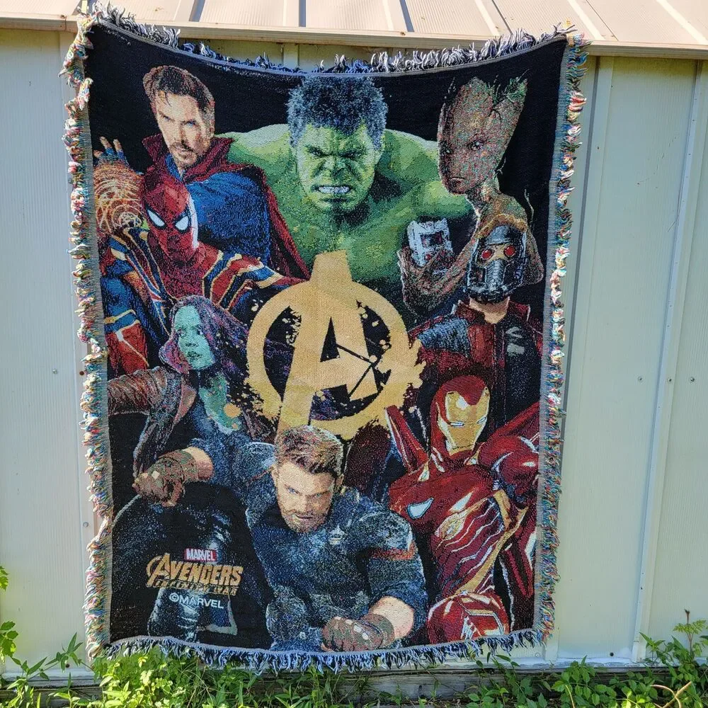 Marvel Avengers Infinity Wars Woven Throw 4' X 5'